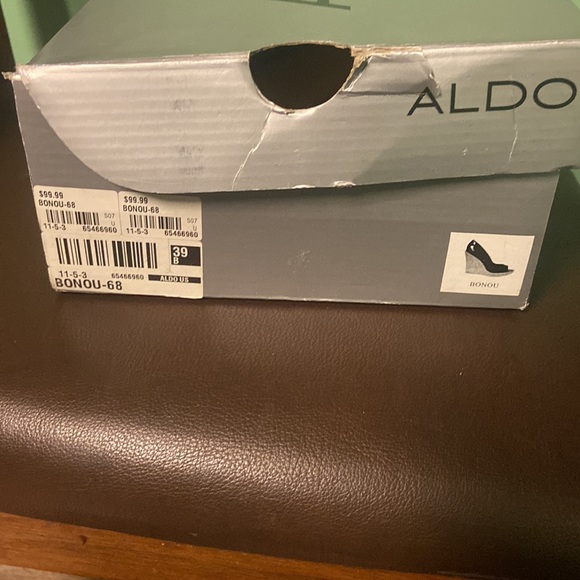 Aldo Bonou Yellow patent leather wedges with matching purse as a set. - Picture 8 of 8